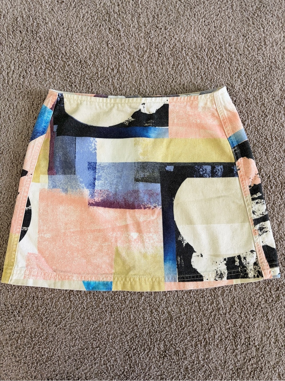 Urban Outfiters S Multicoloured abstract print mini skirt with zipper